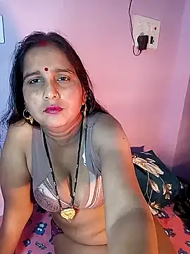 Snapshot of reemacouple007 chatting on February 2026 08:14:01 PM reemacouple007 online show from February 2026 08:14:01 PM