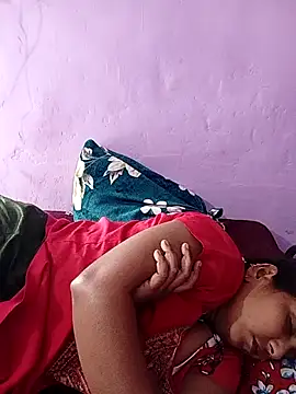 Snapshot of reemacouple007 chatting on March 2026 04:48:01 PM reemacouple007 online show from March 2026 04:48:01 PM