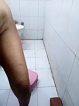 Snapshot of reemacouple007 chatting on March 2026 06:18:01 AM reemacouple007 online show from March 2026 06:18:01 AM