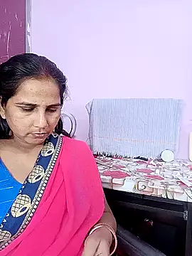 Snapshot of reemacouple007 chatting on March 2026 05:18:01 AM reemacouple007 online show from March 2026 05:18:01 AM