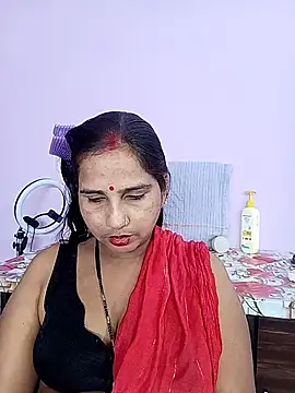 Snapshot of reemacouple007 chatting on March 2026 05:57:02 PM reemacouple007 online show from March 2026 05:57:02 PM