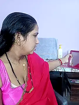 Snapshot of reemacouple007 chatting on April 2026 04:46:01 AM reemacouple007 online show from April 2026 04:46:01 AM