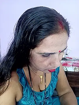 Snapshot of reemacouple007 chatting on April 2026 05:18:02 AM reemacouple007 online show from April 2026 05:18:02 AM