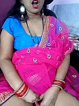 Snapshot of reemacouple007 chatting on April 2026 06:19:01 AM reemacouple007 online show from April 2026 06:19:01 AM