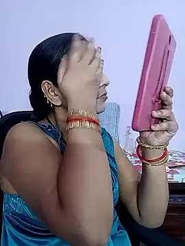 Snapshot of reemacouple007 chatting on April 2026 05:57:01 AM reemacouple007 online show from April 2026 05:57:01 AM