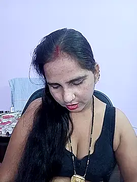 Snapshot of reemacouple007 chatting on April 2026 05:52:01 PM reemacouple007 online show from April 2026 05:52:01 PM