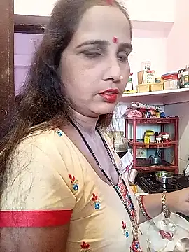 Snapshot of reemacouple007 chatting on May 2026 05:37:01 AM reemacouple007 online show from May 2026 05:37:01 AM