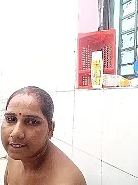 Snapshot of reemacouple007 chatting on May 2026 05:48:01 AM reemacouple007 online show from May 2026 05:48:01 AM