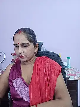 Snapshot of reemacouple007 chatting on May 2026 06:00:01 AM reemacouple007 online show from May 2026 06:00:01 AM