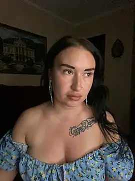 Snapshot of Roxana_Bell chatting on June 2026 07:14:02 PM Roxana Bell online show from June 2026 07:14:02 PM