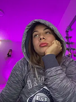 little tifanny82 online show from November 2025 04:51:02 PM