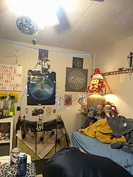 BobbyQ29 online show from December 2025 08:40:02 AM