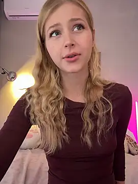 LunaRase online show from March 2026 09:48:01 AM