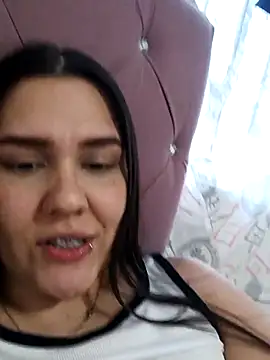 Ariakris online show from December 2025 09:31:02 PM