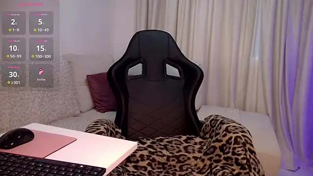 EmillyGreen1 online show from March 2026 01:49:01 PM