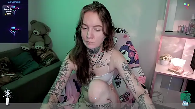 Mary Xextra online show from November 2025 01:05:01 AM