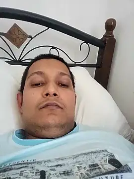 Snapshot of daddylove87 chatting on September 2025 01:35:01 PM daddylove87 online show from September 2025 01:35:01 PM