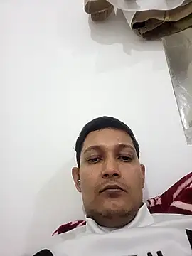 Snapshot of daddylove87 chatting on November 2025 08:12:01 PM daddylove87 online show from November 2025 08:12:01 PM