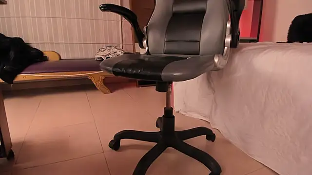 Moony 14 online show from December 2025 02:12:02 PM