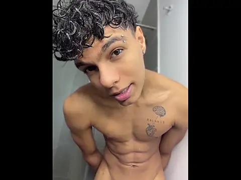 Snapshot of james_dreams_ chatting on May 2026 11:45:02 PM james dreams online show from May 2026 11:45:02 PM