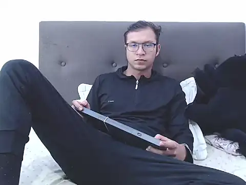 andy loverxx online show from February 2026 01:42:01 AM