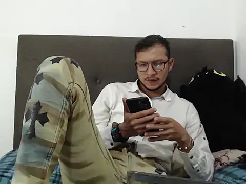 andy loverxx online show from March 2026 11:54:02 PM