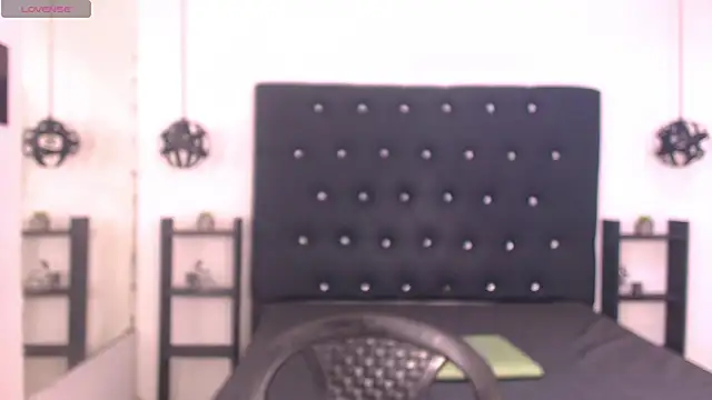 Mels  online show from April 2026 05:25:01 PM