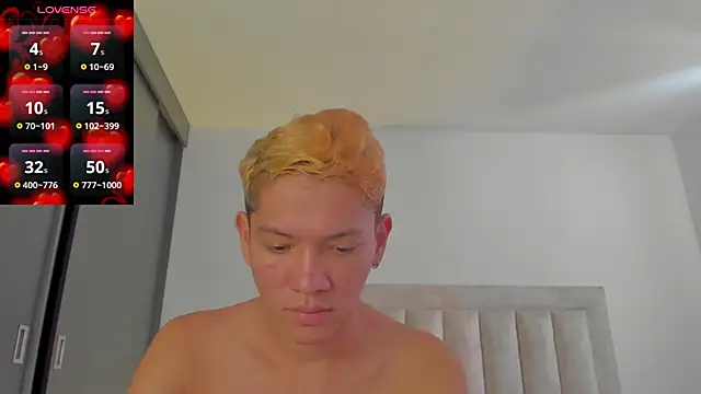 Snapshot of JulianRose_1 chatting on November 2025 01:18:02 PM JulianRose 1 online show from November 2025 01:18:02 PM