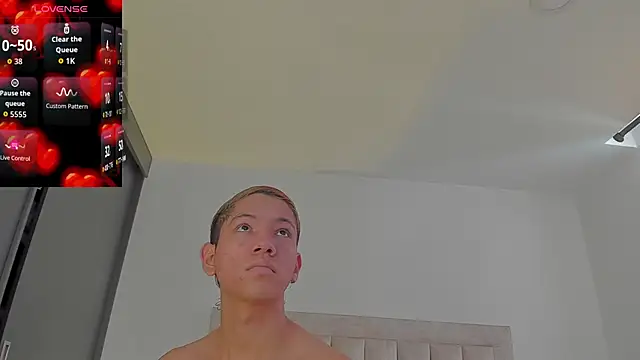 Snapshot of JulianRose_1 chatting on November 2025 12:48:01 PM JulianRose 1 online show from November 2025 12:48:01 PM