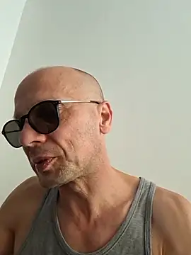 Snapshot of wedge75 chatting on June 2026 02:29:02 PM wedge75 online show from June 2026 02:29:02 PM