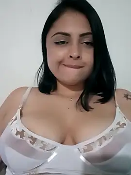 Snapshot of MelannyBell chatting on December 2024 11:01:02 PM MelannyBell online show from December 2024 11:01:02 PM