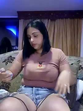 Snapshot of MelannyBell chatting on January 2025 12:20:01 AM MelannyBell online show from January 2025 12:20:01 AM