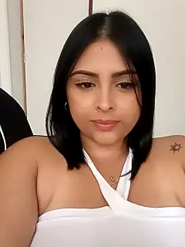 Snapshot of MelannyBell chatting on February 2025 07:06:01 PM MelannyBell online show from February 2025 07:06:01 PM