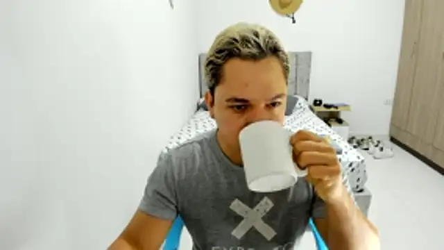 Snapshot of Valerioe chatting on June 2026 01:32:02 PM Valerioe online show from June 2026 01:32:02 PM