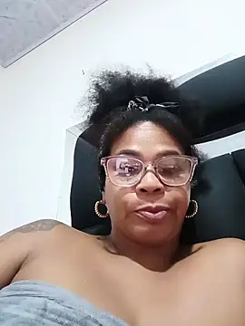 Snapshot of Melanie_candy_ chatting on April 2026 02:42:01 AM Melanie candy online show from April 2026 02:42:01 AM