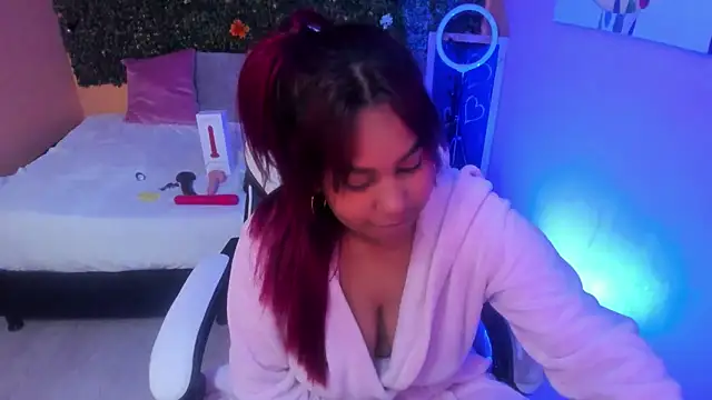 Snapshot of Lizzie_Williams_ chatting on January 2025 07:15:01 AM Lizzie Williams  online show from January 2025 07:15:01 AM