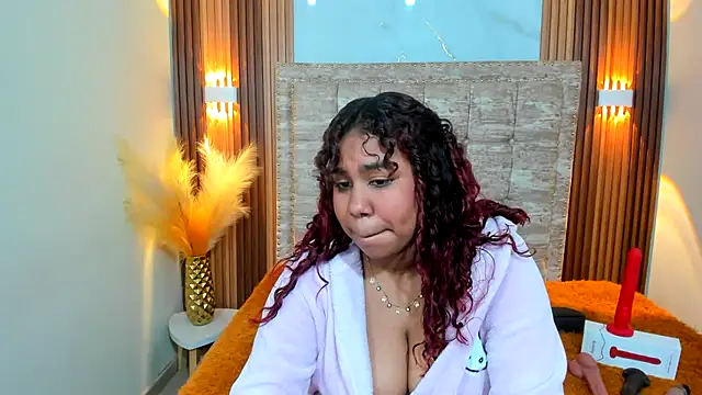 Snapshot of Lizzie_Williams_ chatting on February 2025 07:18:01 AM Lizzie Williams  online show from February 2025 07:18:01 AM