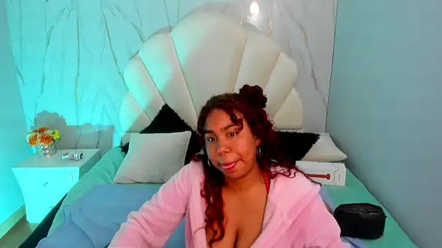 Snapshot of Lizzie_Williams_ chatting on March 2025 07:20:01 AM Lizzie Williams  online show from March 2025 07:20:01 AM