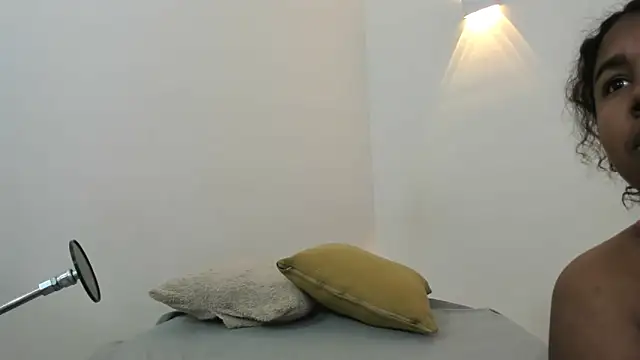 Lizzie Williams  online show from October 2025 03:09:01 AM