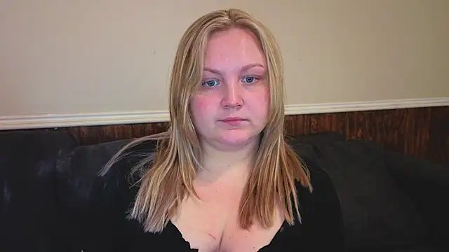 Snapshot of PhatAssBlond chatting on February 2026 07:07:01 PM PhatAssBlond online show from February 2026 07:07:01 PM