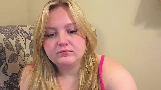 Snapshot of PhatAssBlond chatting on April 2026 05:17:01 PM PhatAssBlond online show from April 2026 05:17:01 PM