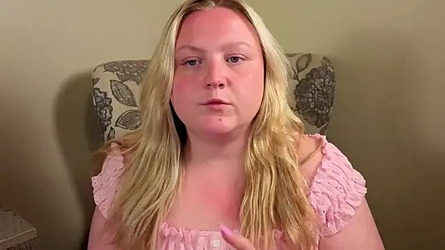 Snapshot of PhatAssBlond chatting on July 2026 01:27:01 AM PhatAssBlond online show from July 2026 01:27:01 AM
