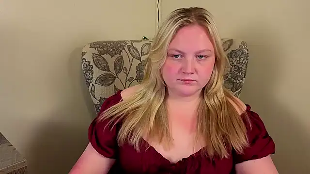 Snapshot of PhatAssBlond chatting on July 2026 10:06:02 PM PhatAssBlond online show from July 2026 10:06:02 PM