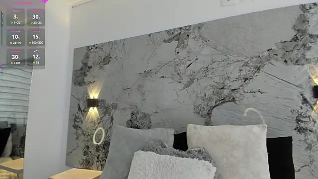 LIZ HOLMES online show from November 2025 12:15:02 PM