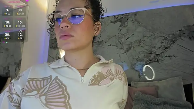 LIZ HOLMES online show from December 2025 11:05:01 AM