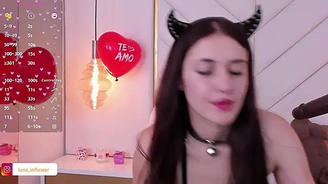 Flor delunaa online show from February 2025 06:51:02 PM