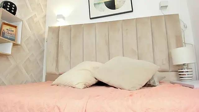 Anniie Queen online show from February 2026 04:29:02 AM