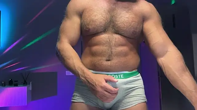 KarlosRichi online show from November 2025 07:04:01 PM