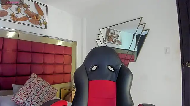 FaloonRoussel online show from November 2025 07:10:01 PM