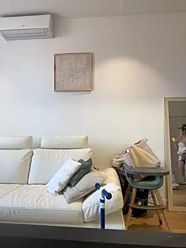 lyajoliee online show from April 2026 07:45:01 AM